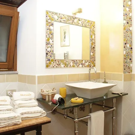 Akasamia Bed & Breakfast *